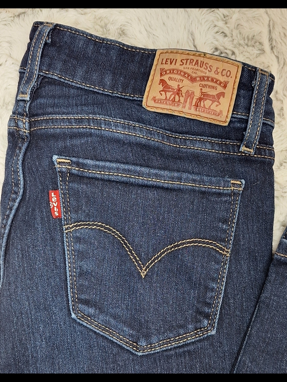 Levi's 711 Skinny Jeans Women's W27 L30 Dark Wash Stretch 18881-8283